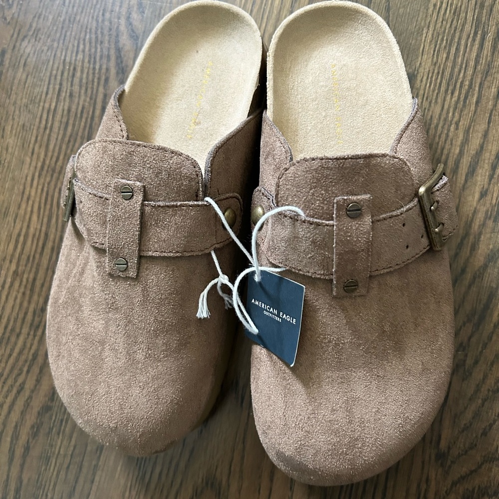 American eagle platform clog